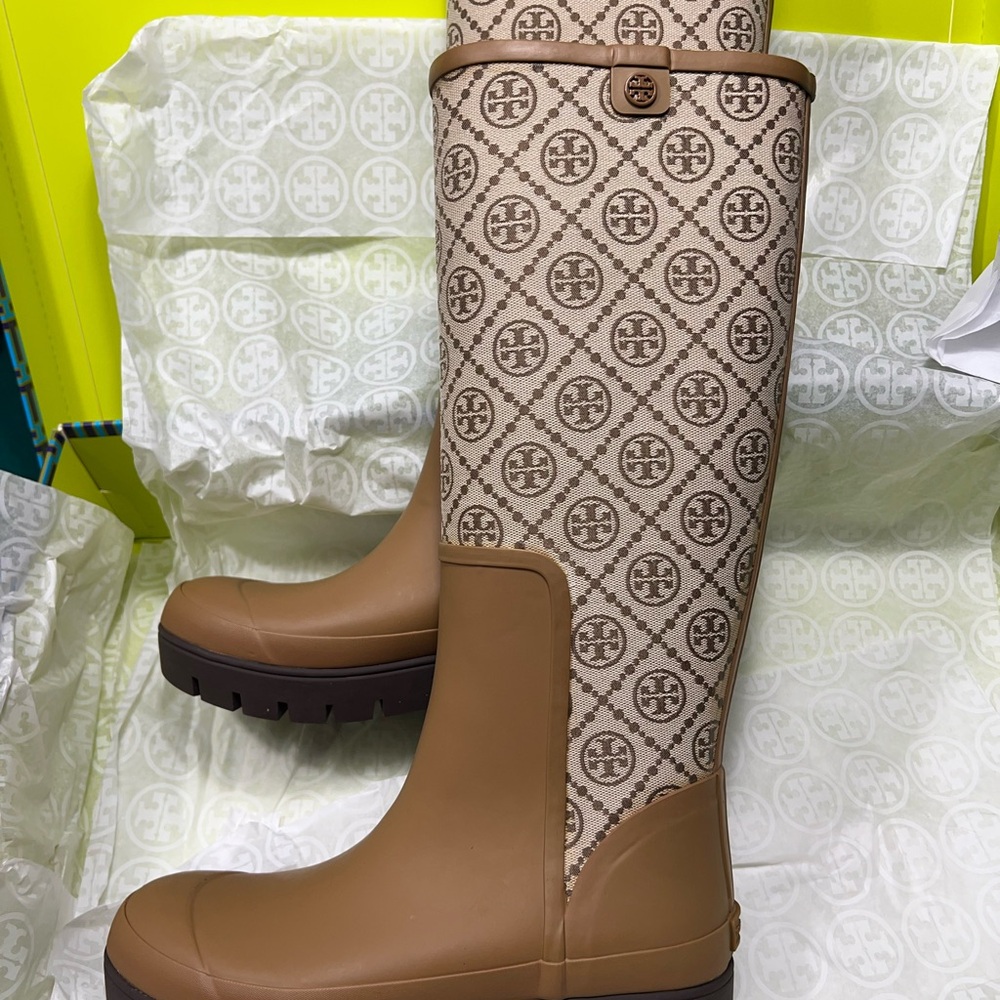Tory Burch Tall T Monogram Hurricane Rain Boots Brown/Hazel Size: 8